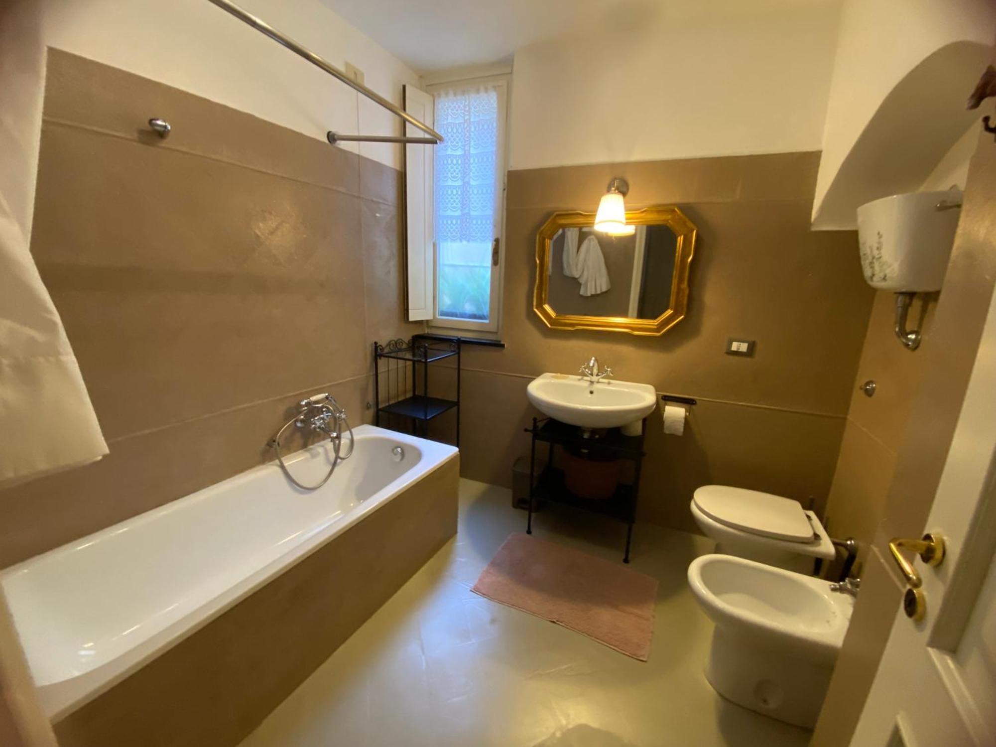 Apartment Tower House Acquario *